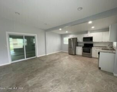305 Prospect Avenue - Photo Thumbnail 4