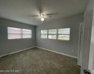 305 Prospect Avenue - Photo Thumbnail 12