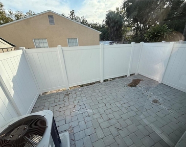 3009 S Manhattan Avenue - Photo Thumbnail 10