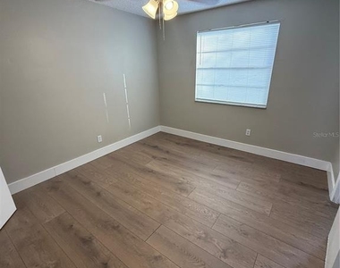 3009 S Manhattan Avenue - Photo Thumbnail 5