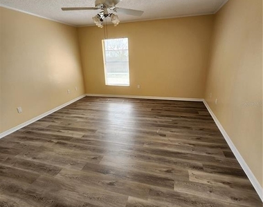 8748 Hampden Drive - Photo Thumbnail 5