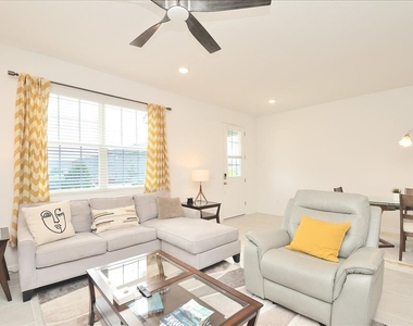 2331 Garden Belle Drive - Photo Thumbnail 7