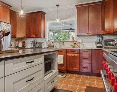 2603 N Ridgewood Avenue - Photo Thumbnail 12