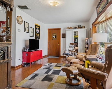 2603 N Ridgewood Avenue - Photo Thumbnail 16
