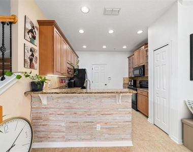 14200 Oasis Cove Boulevard - Photo Thumbnail 10