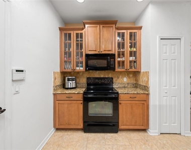 14200 Oasis Cove Boulevard - Photo Thumbnail 12