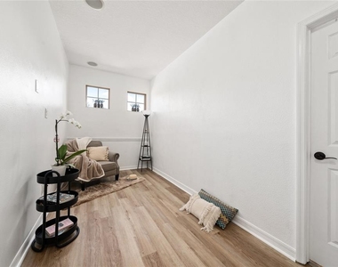 14200 Oasis Cove Boulevard - Photo Thumbnail 15