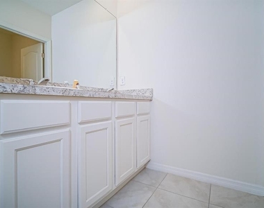326 Meadowbrook Boulevard - Photo Thumbnail 15