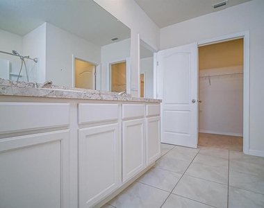 326 Meadowbrook Boulevard - Photo Thumbnail 13