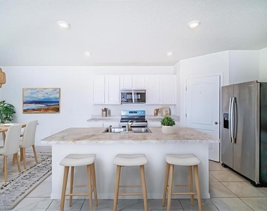 326 Meadowbrook Boulevard - Photo Thumbnail 3