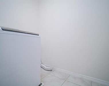 326 Meadowbrook Boulevard - Photo Thumbnail 18