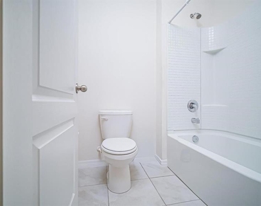 326 Meadowbrook Boulevard - Photo Thumbnail 17