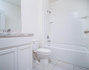 326 Meadowbrook Boulevard - Photo Thumbnail 9