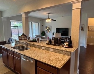 464 Douglas Edward Drive - Photo Thumbnail 4