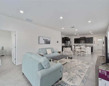 4110 Nw 44 Circle - Photo Thumbnail 9