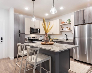 10105 Selten Way - Photo Thumbnail 6