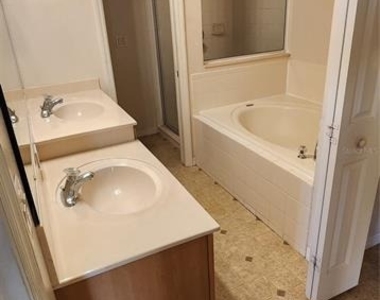 254 Hunt Street - Photo Thumbnail 5