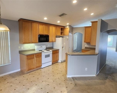 254 Hunt Street - Photo Thumbnail 1