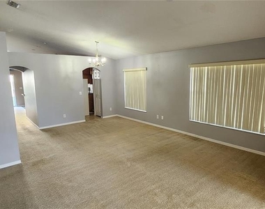 254 Hunt Street - Photo Thumbnail 2