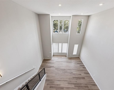 2316 E Concord Street - Photo Thumbnail 2