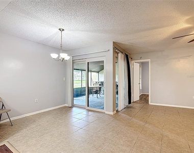 571 Hunter Circle - Photo Thumbnail 8