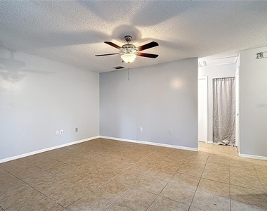 571 Hunter Circle - Photo Thumbnail 7