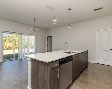 1213 Waterford Street Se - Photo Thumbnail 8