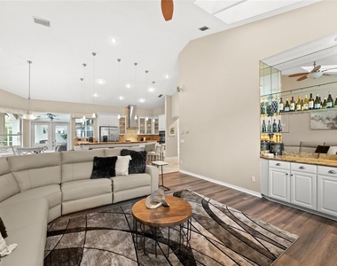 9502 Portbury Drive - Photo Thumbnail 10