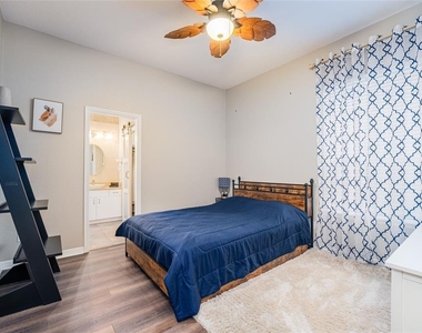 9502 Portbury Drive - Photo Thumbnail 16