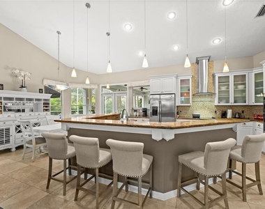 9502 Portbury Drive - Photo Thumbnail 8