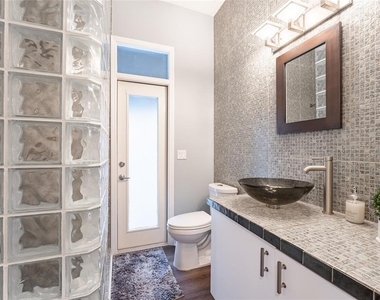 9502 Portbury Drive - Photo Thumbnail 18