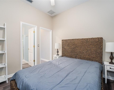 9502 Portbury Drive - Photo Thumbnail 20