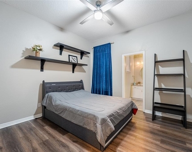 9502 Portbury Drive - Photo Thumbnail 14