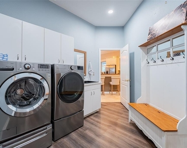 9502 Portbury Drive - Photo Thumbnail 19