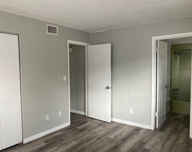 1217 Kennedy Road - Photo Thumbnail 11