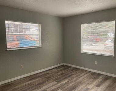 1217 Kennedy Road - Photo Thumbnail 10