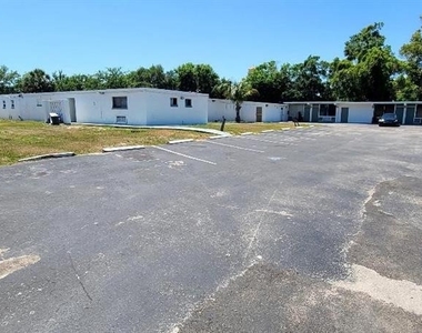 421 E Kennedy Boulevard - Photo Thumbnail 3