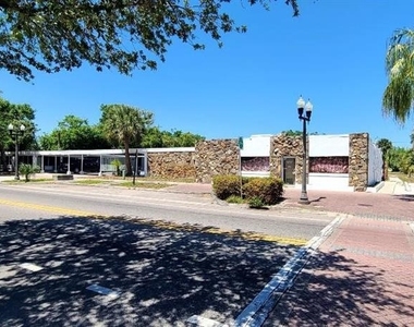 421 E Kennedy Boulevard - Photo Thumbnail 2