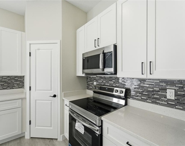 13690 Sw 43rd Circle - Photo Thumbnail 16
