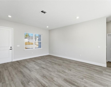 13690 Sw 43rd Circle - Photo Thumbnail 10