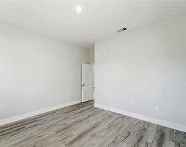 13690 Sw 43rd Circle - Photo Thumbnail 19