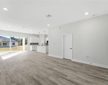 13690 Sw 43rd Circle - Photo Thumbnail 8