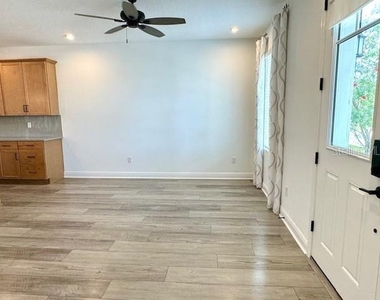 1825 Coastal Court - Photo Thumbnail 4