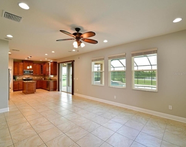 8031 111th Terrace E - Photo Thumbnail 10