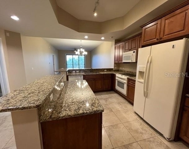 7710 Lake Vista Court - Photo Thumbnail 2