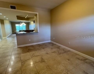 7710 Lake Vista Court - Photo Thumbnail 10