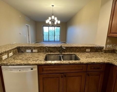 7710 Lake Vista Court - Photo Thumbnail 8