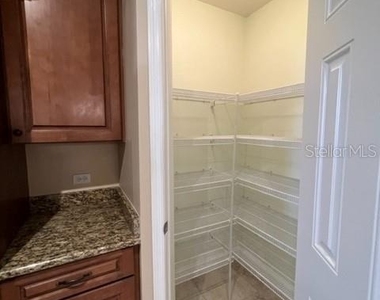 7710 Lake Vista Court - Photo Thumbnail 9