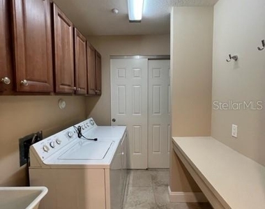 7710 Lake Vista Court - Photo Thumbnail 24