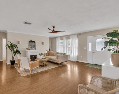 2449 Breakwater Circle - Photo Thumbnail 3